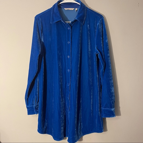 Soft Surroundings Tops - Soft Surroundings Velvet Boyfriend Shirt